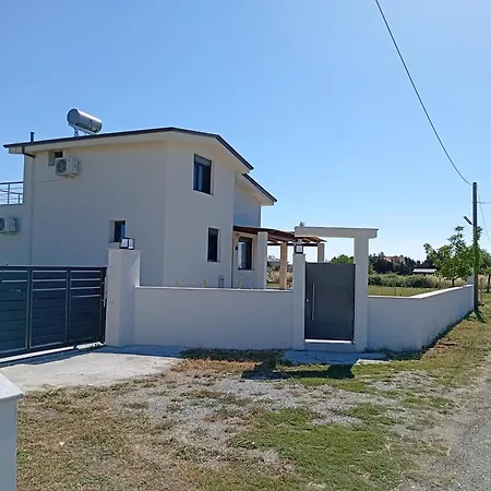 Nerina House בית נופש *
