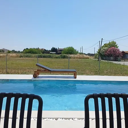 Nerina House בית נופש Paralía